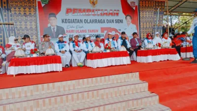 Plh. Bupati Konawe Buka Parade PORSENI Peringatan HUT RI ke-79 di Kabupaten Konawe